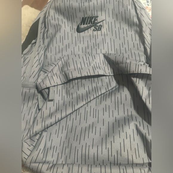 Nike SB Courthouse Backpack - Picture 1 of 2